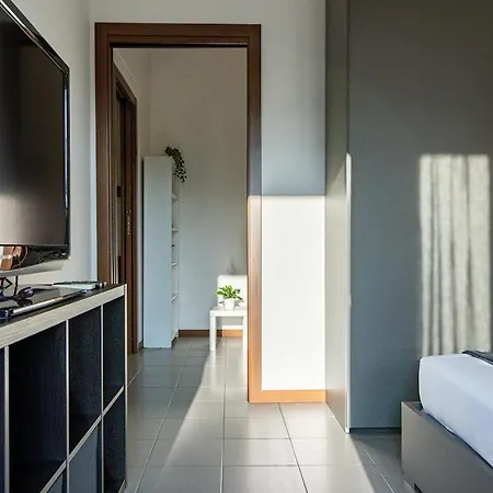 For Two In Apartment Monza
